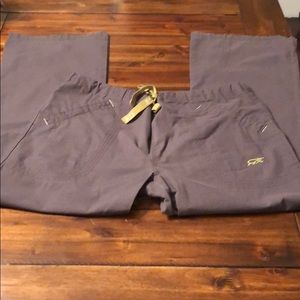 Medium Iguana Med Scrub Set